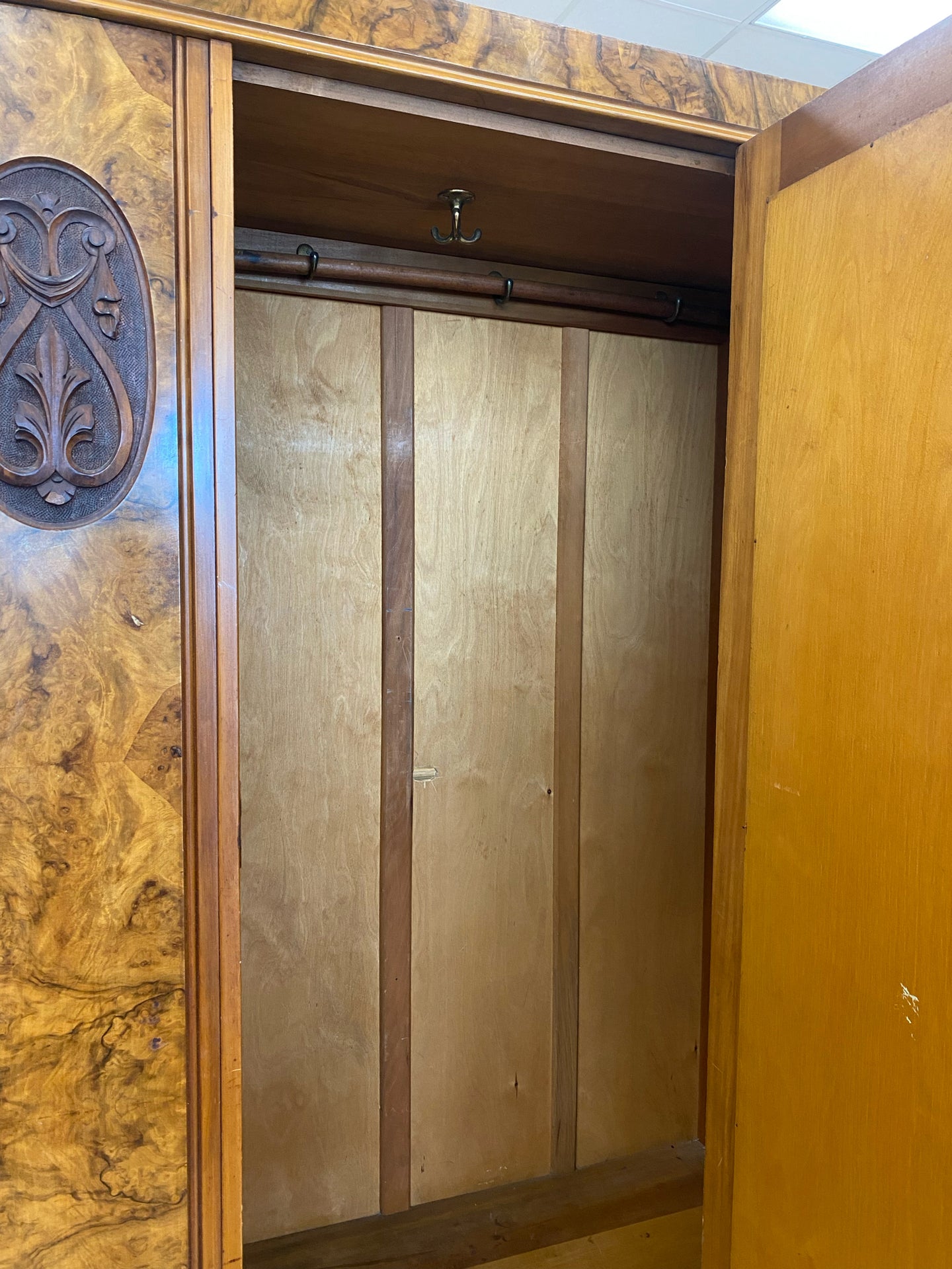 Armoire