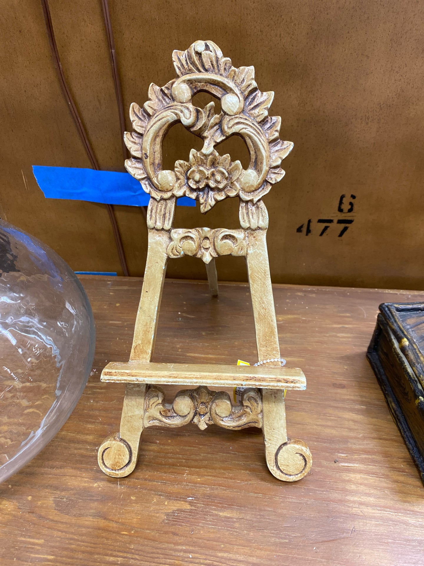 Easel