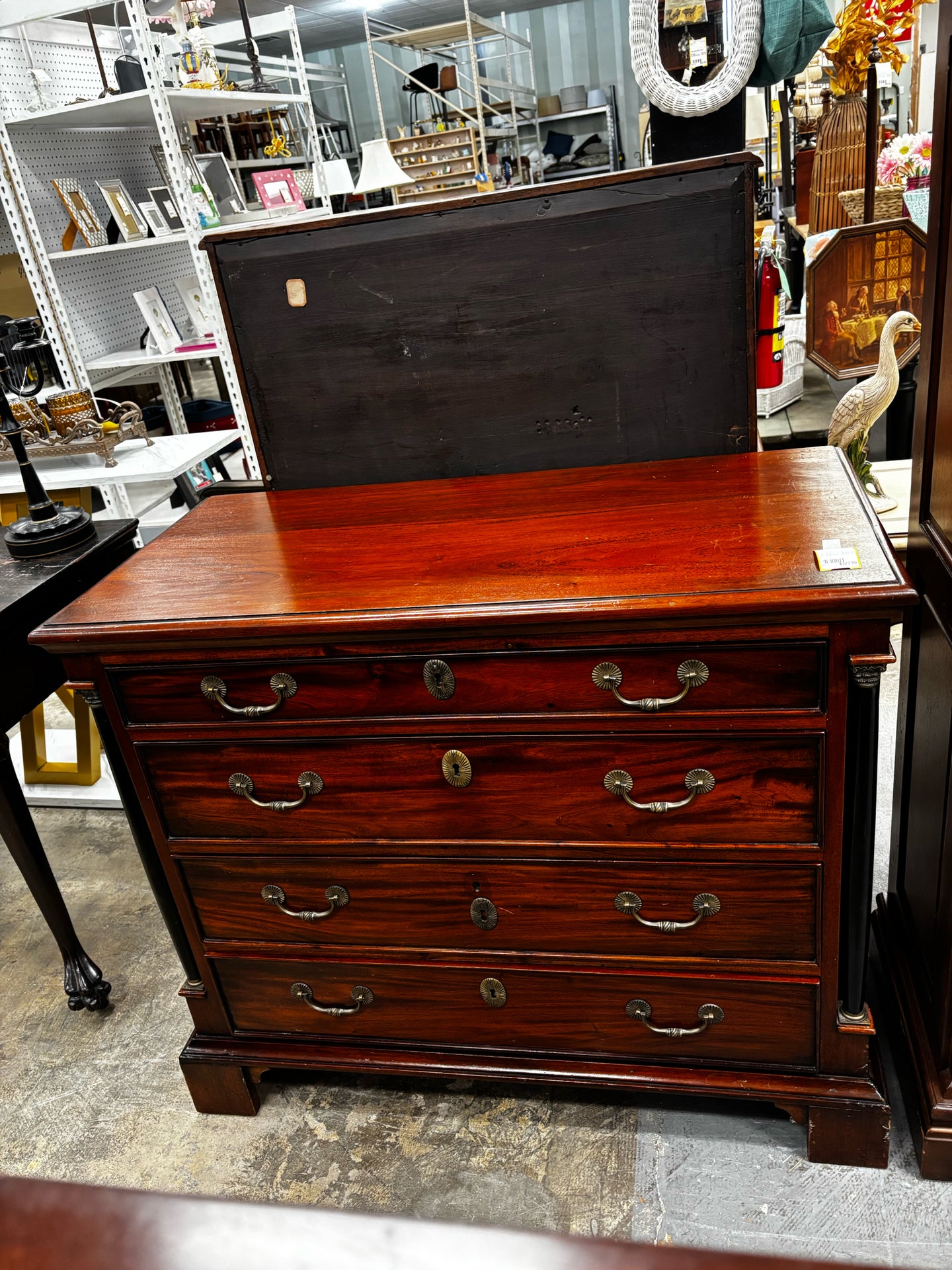Dresser