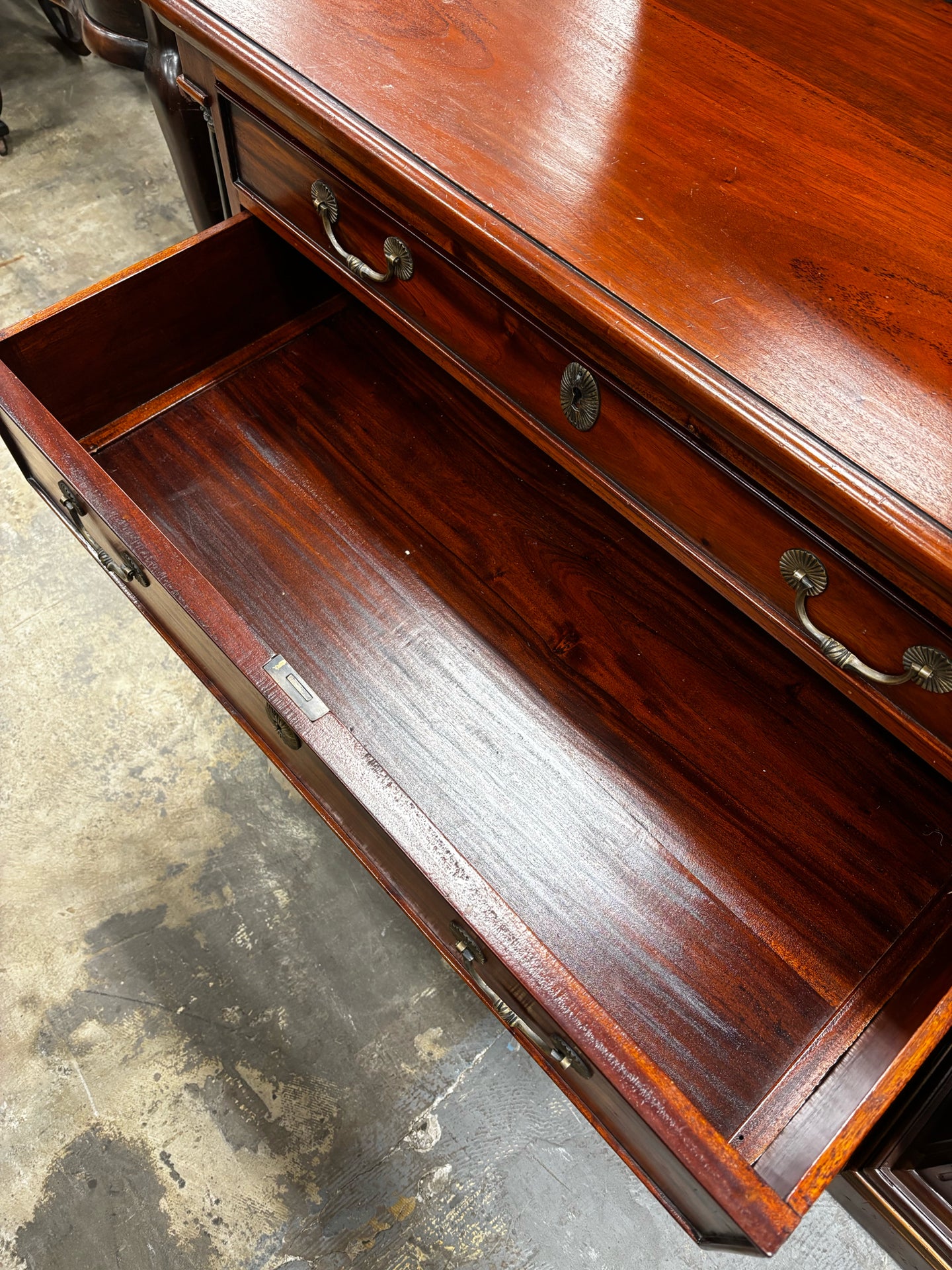 Dresser