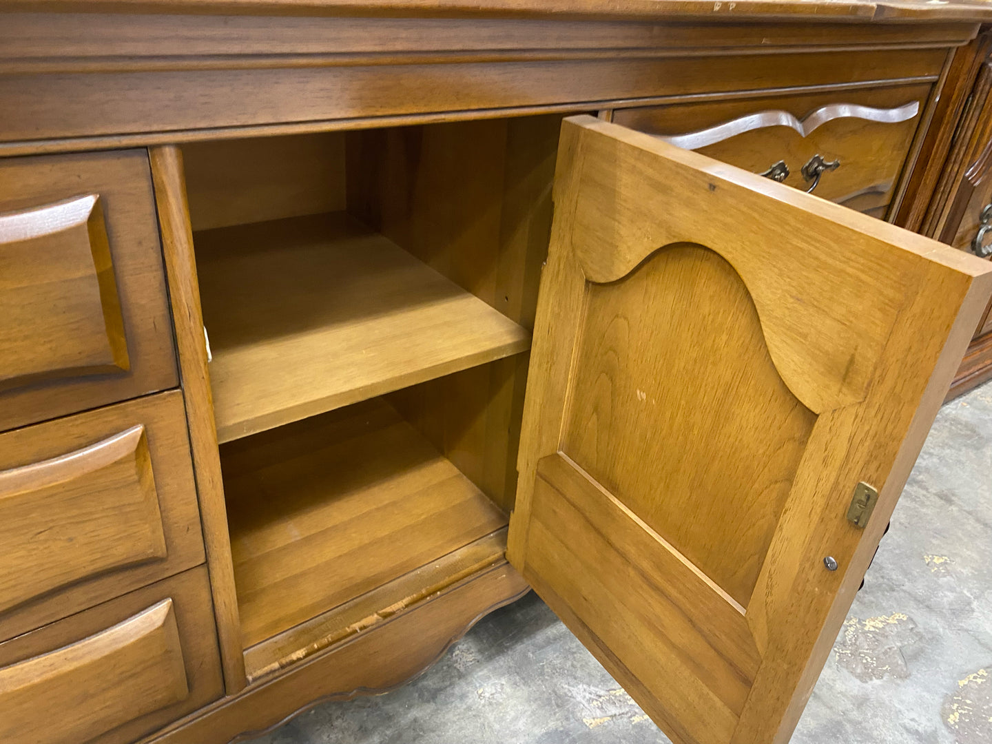 Dresser